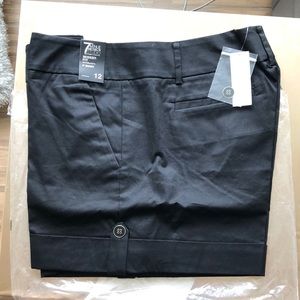 NY&Co modern fit shorts